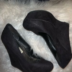 Black squad wedge heels